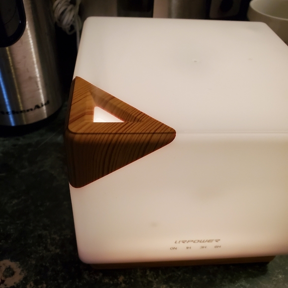 Essential OIL Diffuser - Picture 2 of 10